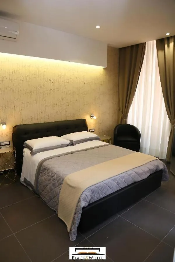 Guest house Residence Black & White Naples Italy