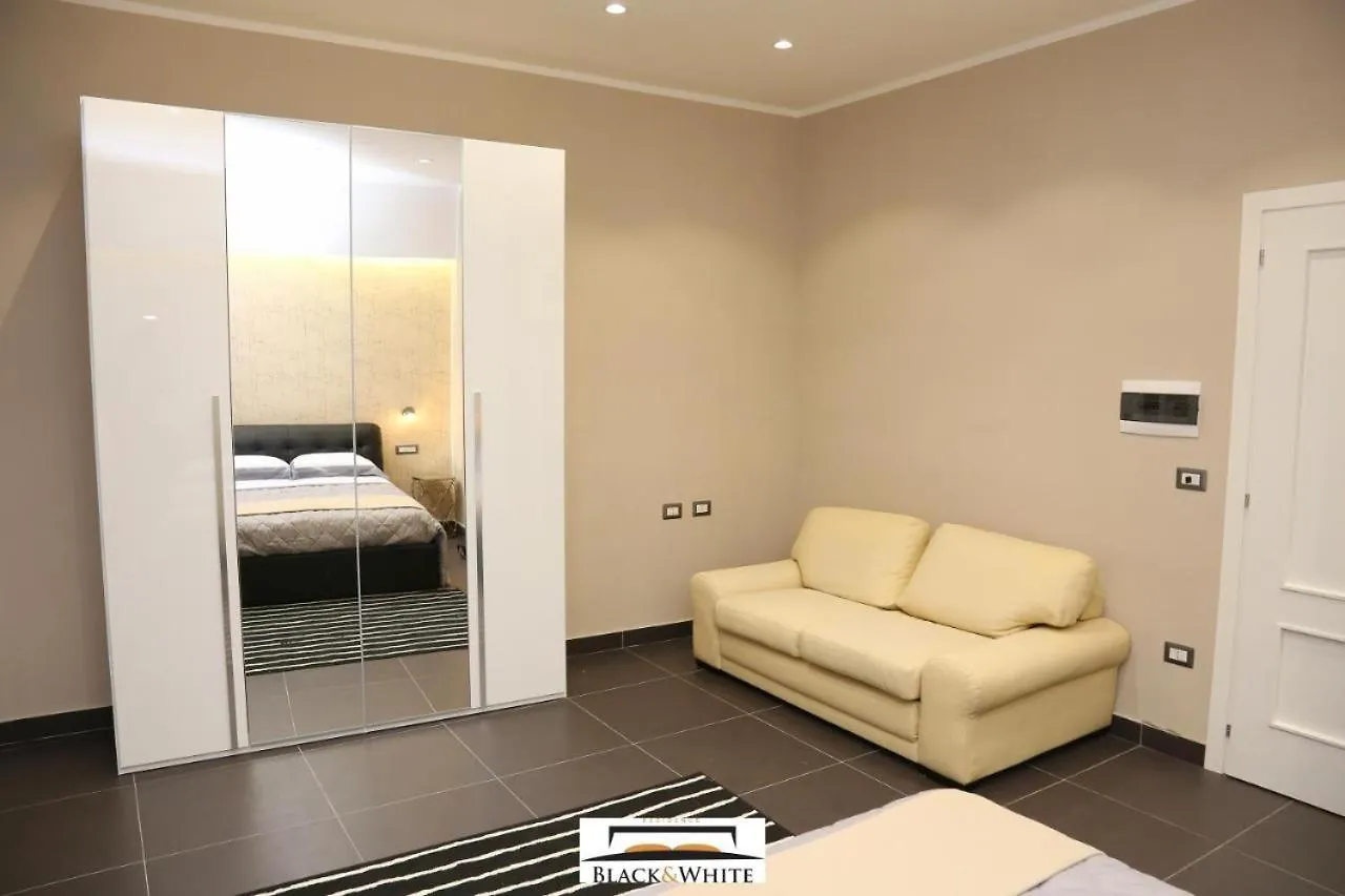 Residence Black & White Naples