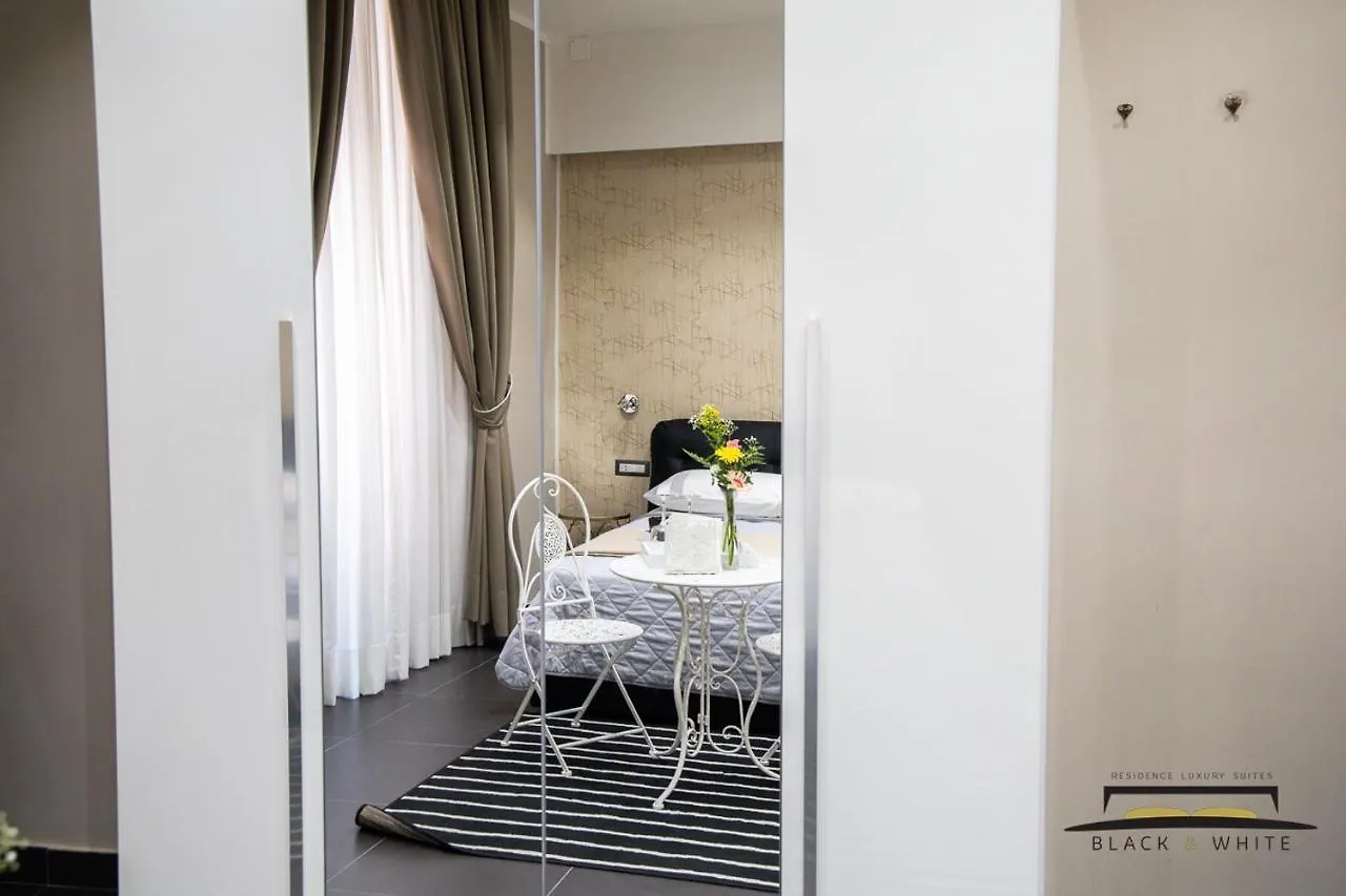 Residence Black & White Naples