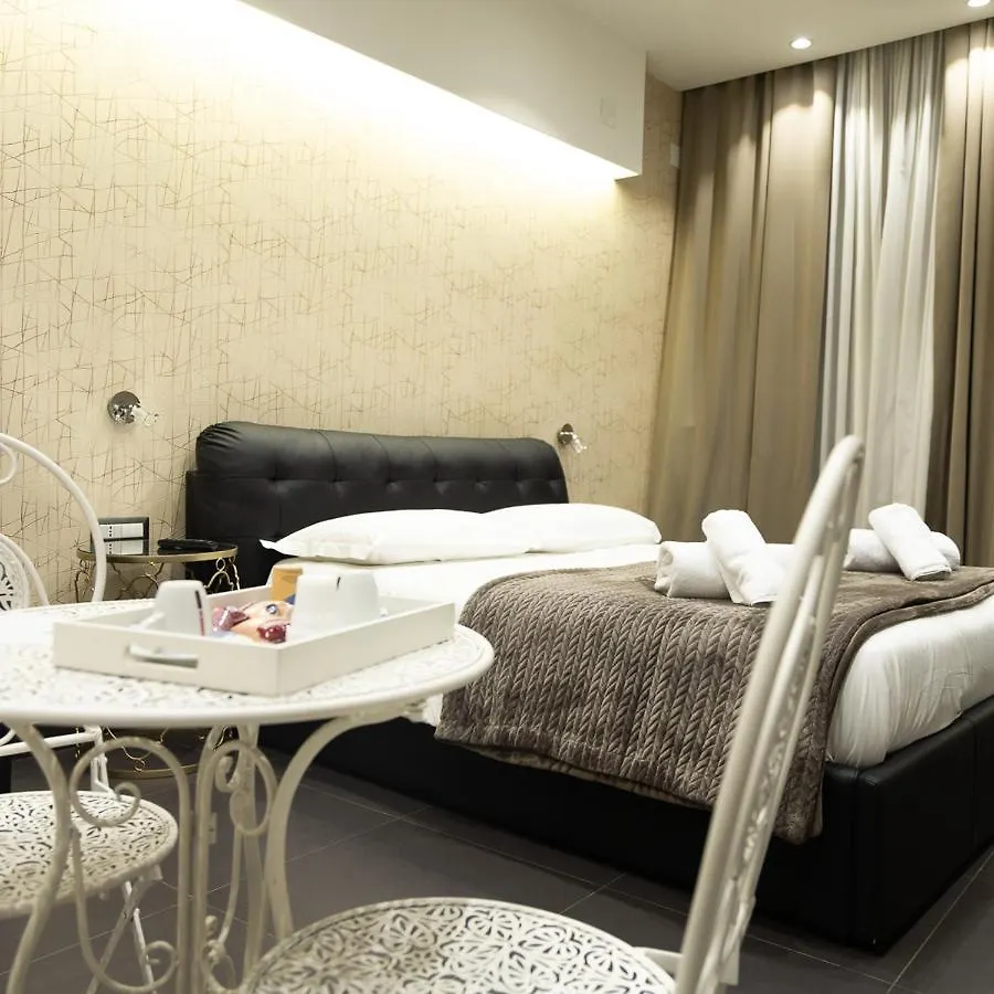 Residence Black & White Naples Guest house