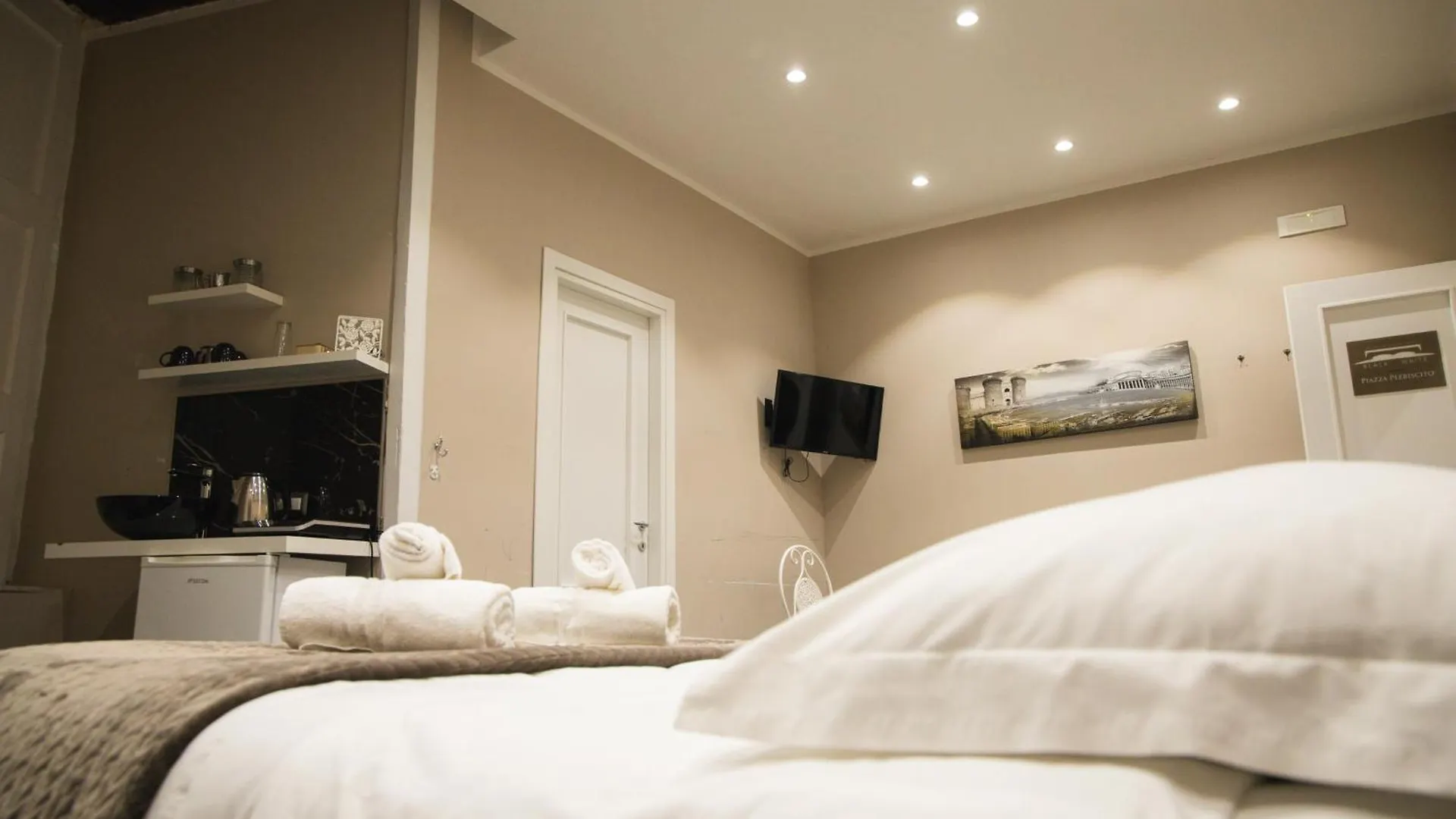 Guest house Residence Black & White Naples